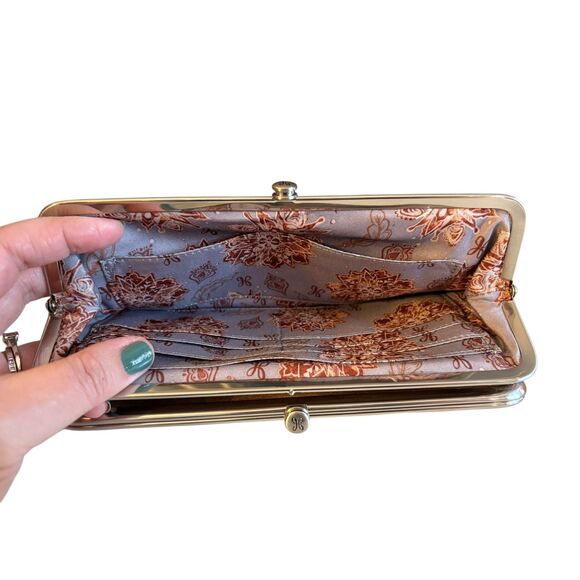 Hobo Brown Leather Lauren Clutch-Wallet - Picture 8 of 9